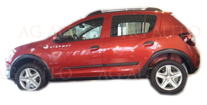Ochranné boční lišty na dveře, Dacia Sandero Stepway, 2013-2020
