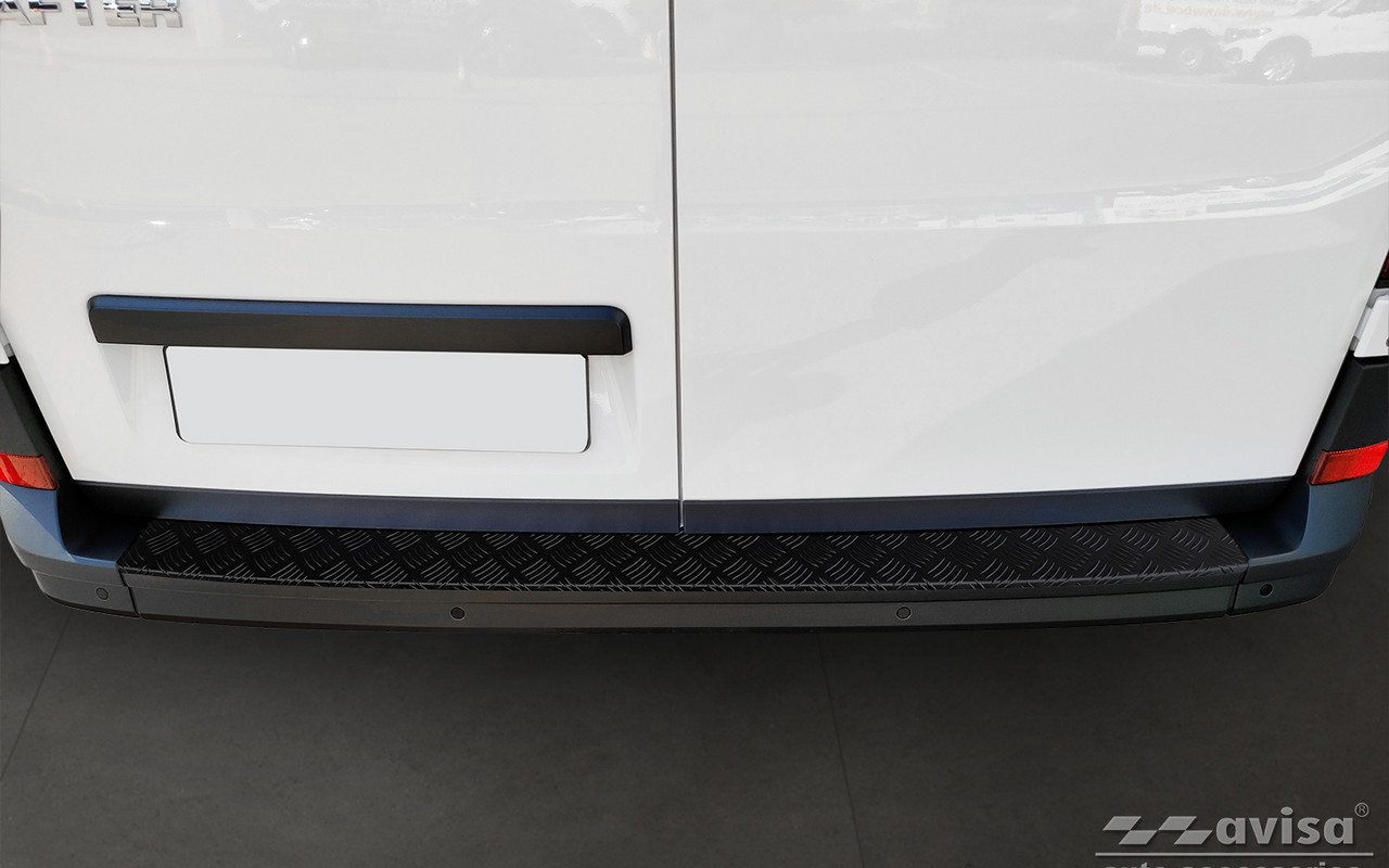 Ochranná lišta zadního nárazníku VW Crafter II, 2016- , Mat Black