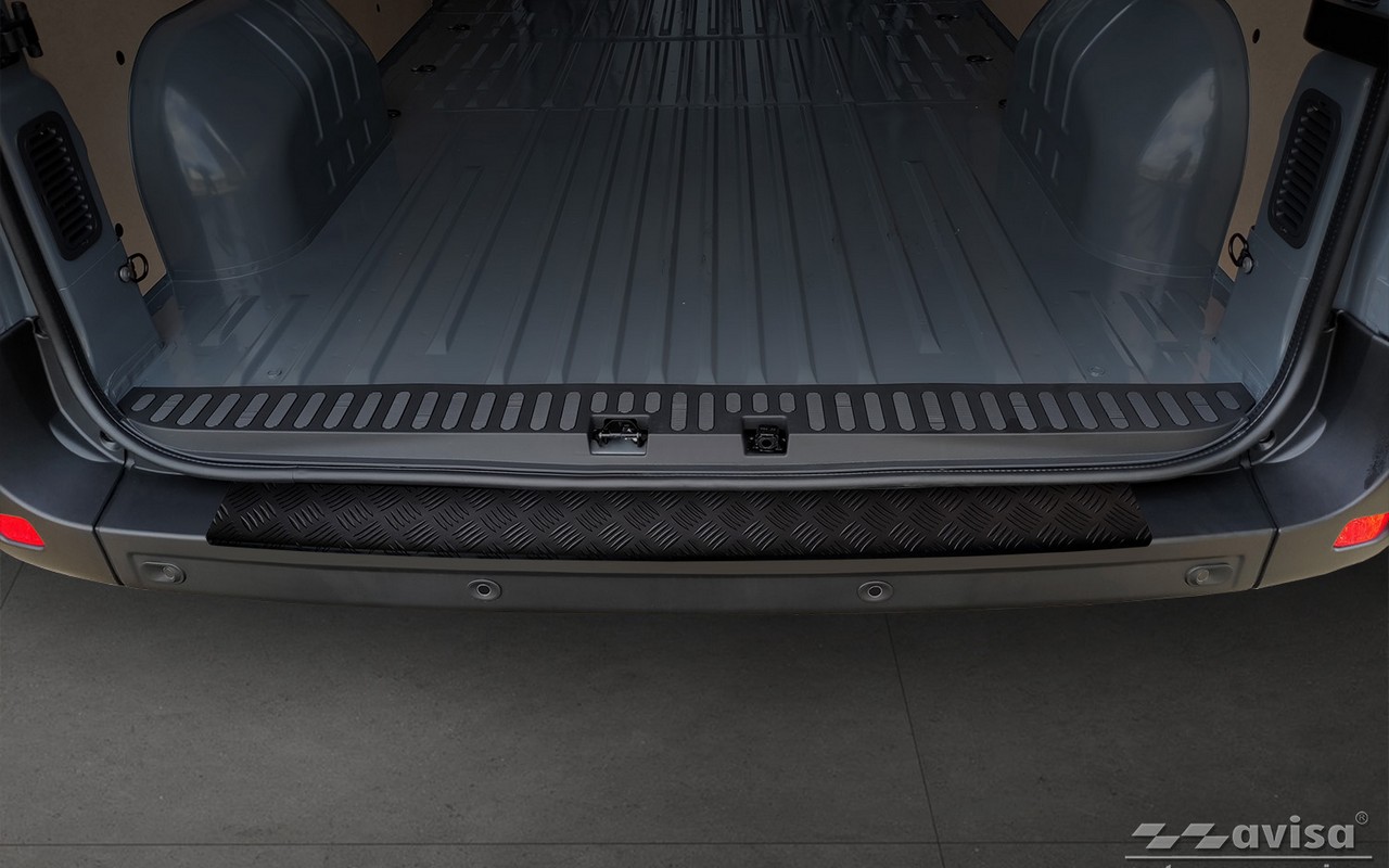 Ochranná lišta zadního nárazníku Nissan NV400, 2011- , 2014- , Mat Black