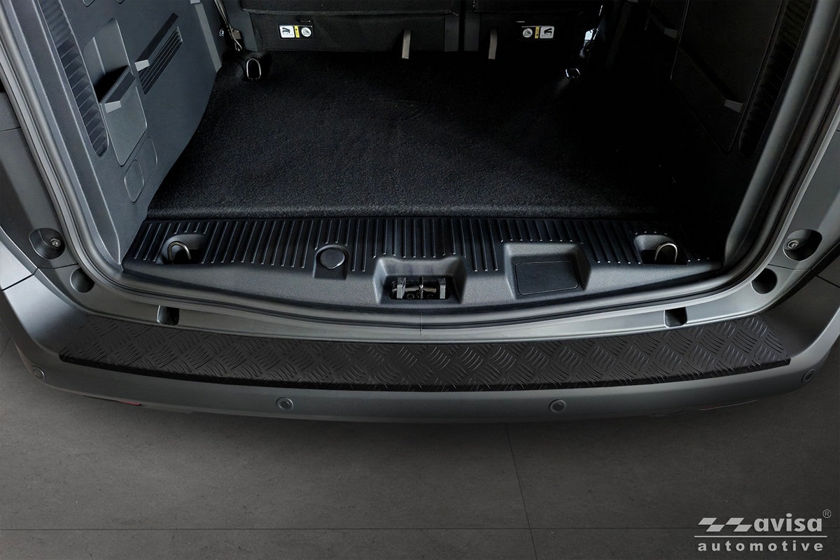 Ochranná lišta zadního nárazníku Ford Courier Transit/Tourneo, 2023- , Mat Black