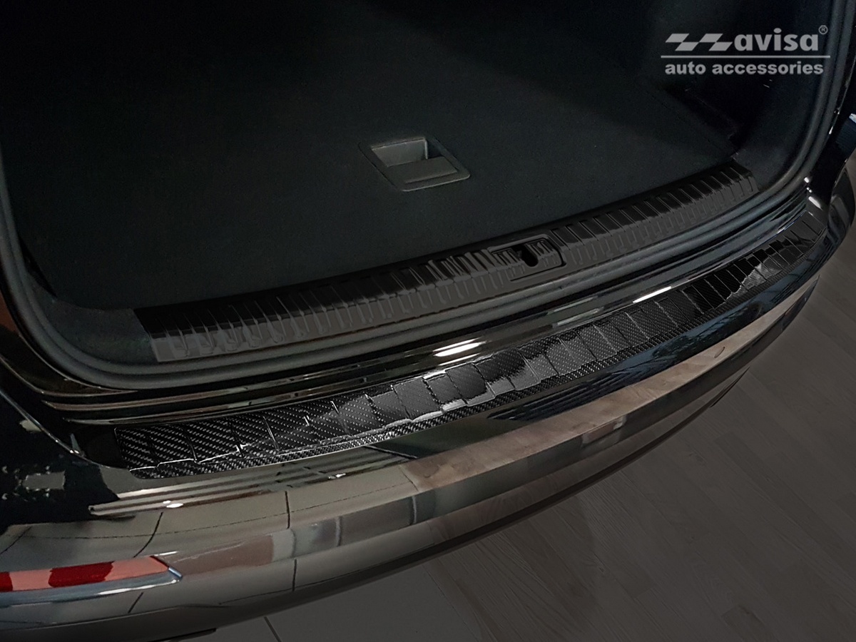 Ochranná lišta zadního nárazníku Audi Q3, 2018- , Carbon