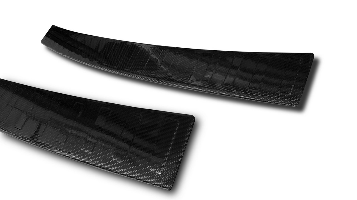 Ochranná lišta zadního nárazníku VW T6, 2015-2023, vyklápěcí dveře, Carbon
