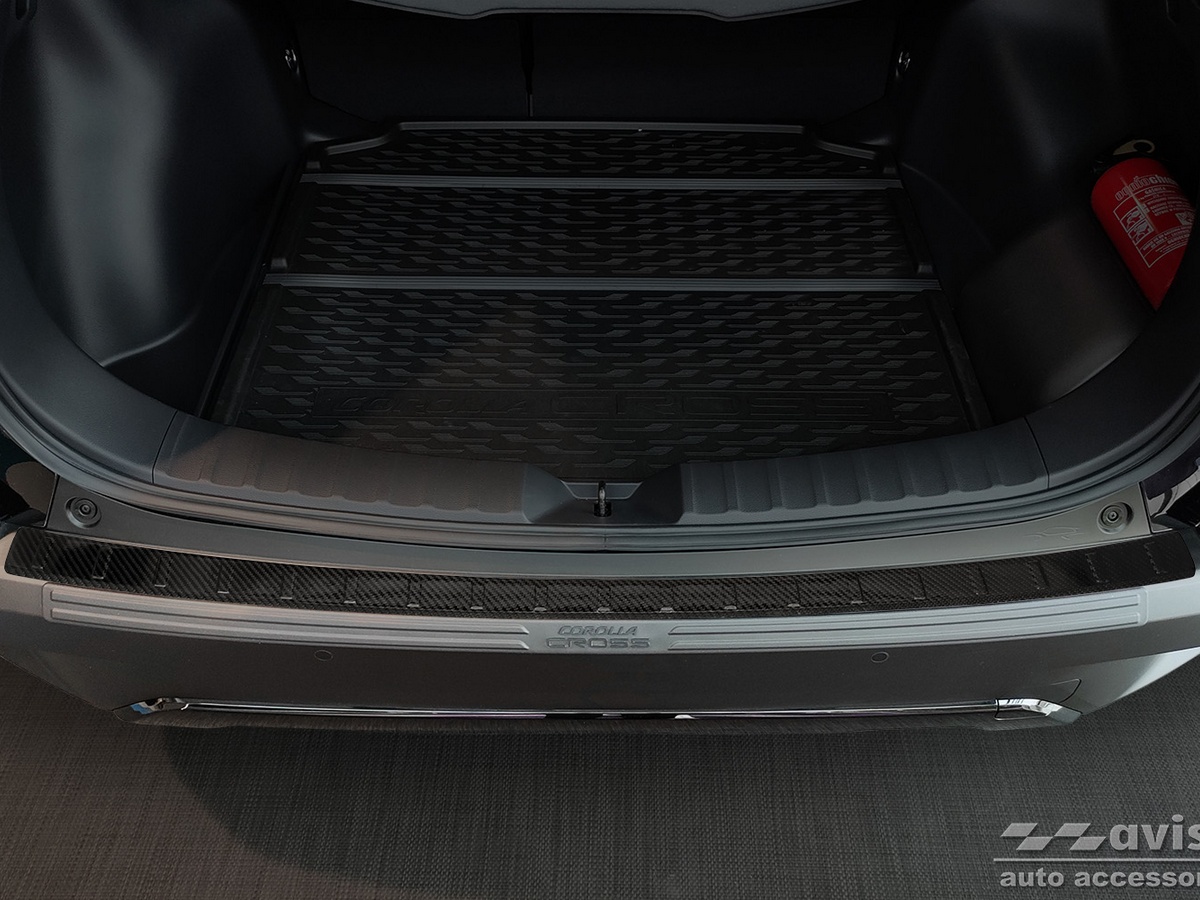 Ochranná lišta zadního nárazníku Toyota Corolla Cross, 2022- , Carbon