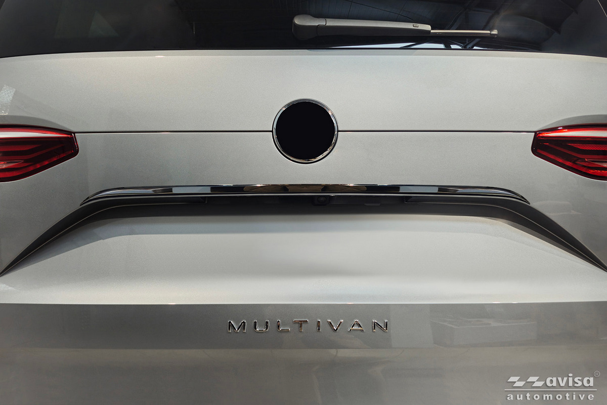 Ozdobná lišta na víko kufru do Volkswagen T7, 2021-, Multivan, Glossy Black