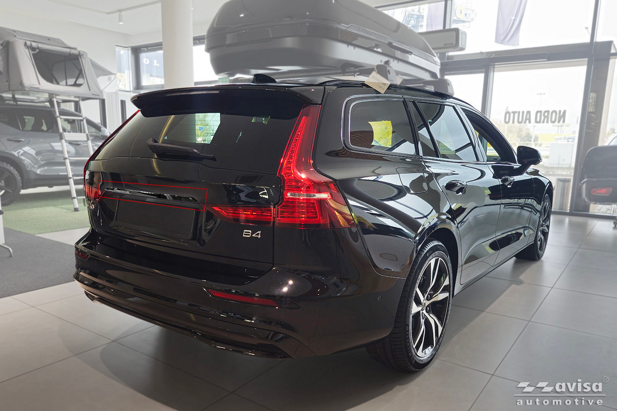 Ozdobná lišta na víko kufru do Volvo V60 II, 2018-, Combi, Glossy Black