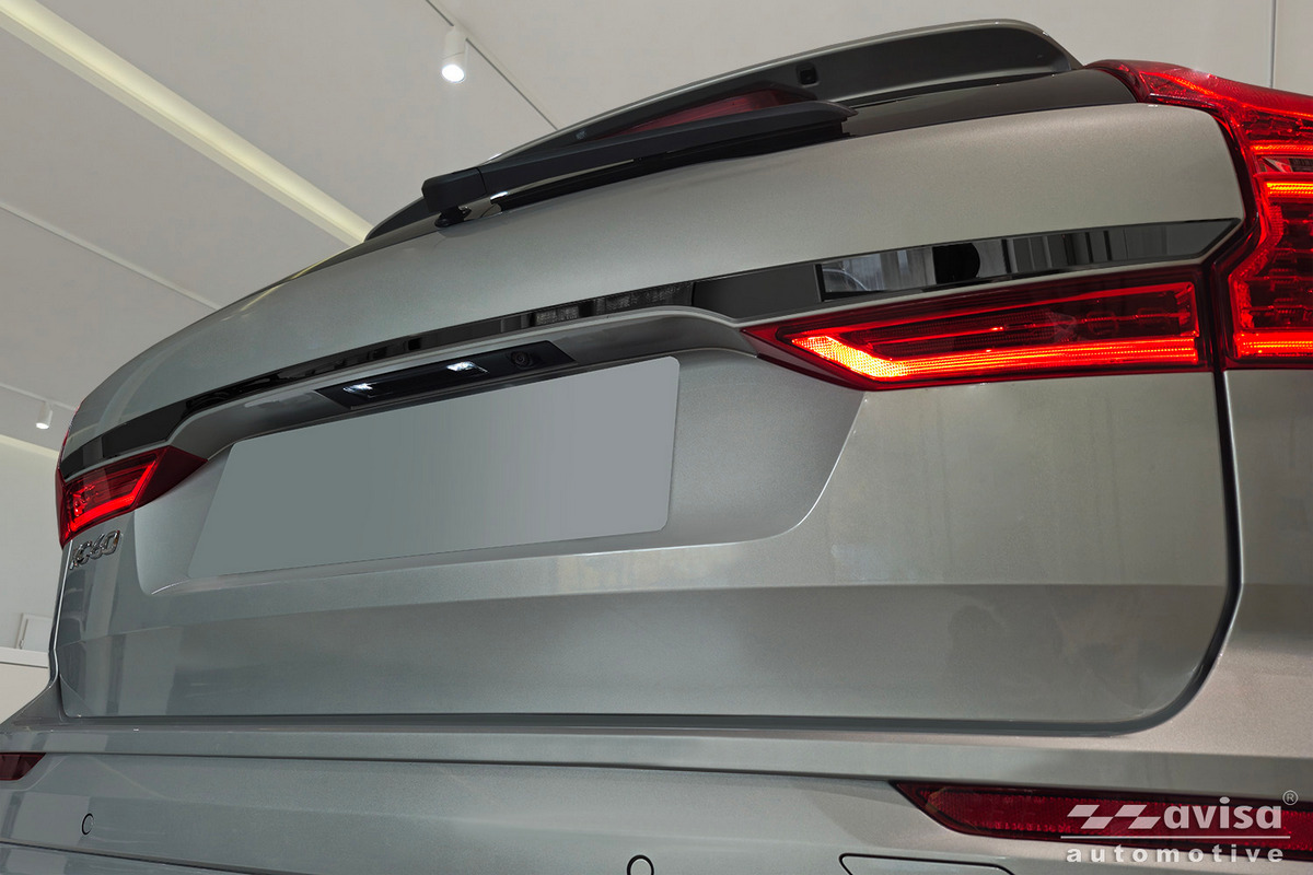Ozdobná lišta na víko kufru do Volvo XC60 II, 2017-, Plug-In Hybrid, Glossy Black