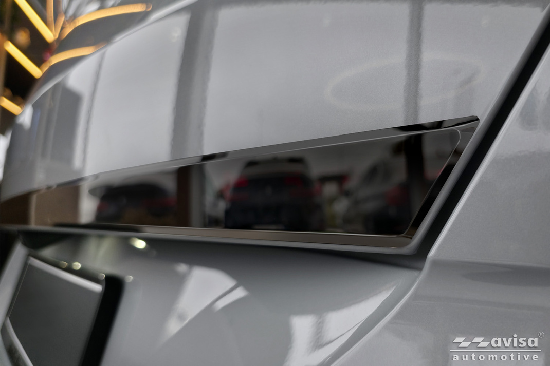 Ozdobná lišta na víko kufru do BMW X3,  G45,  2024-,  Glossy Black