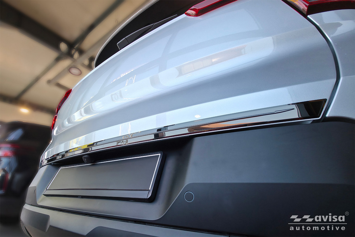 Ozdobná lišta na víko kufru do Opel Frontera,  2025-,  Glossy Black