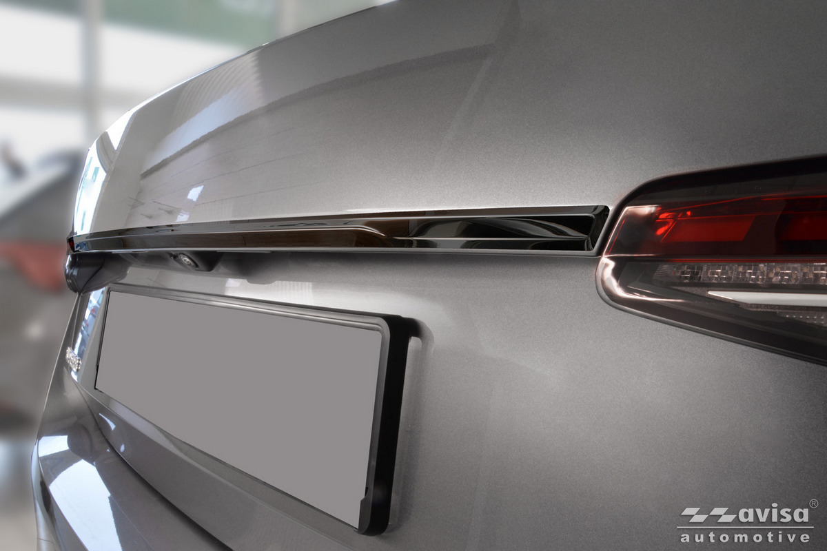 Ozdobná lišta na víko kufru do Škoda Superb IV, 2024-, Liftback, Glossy Black