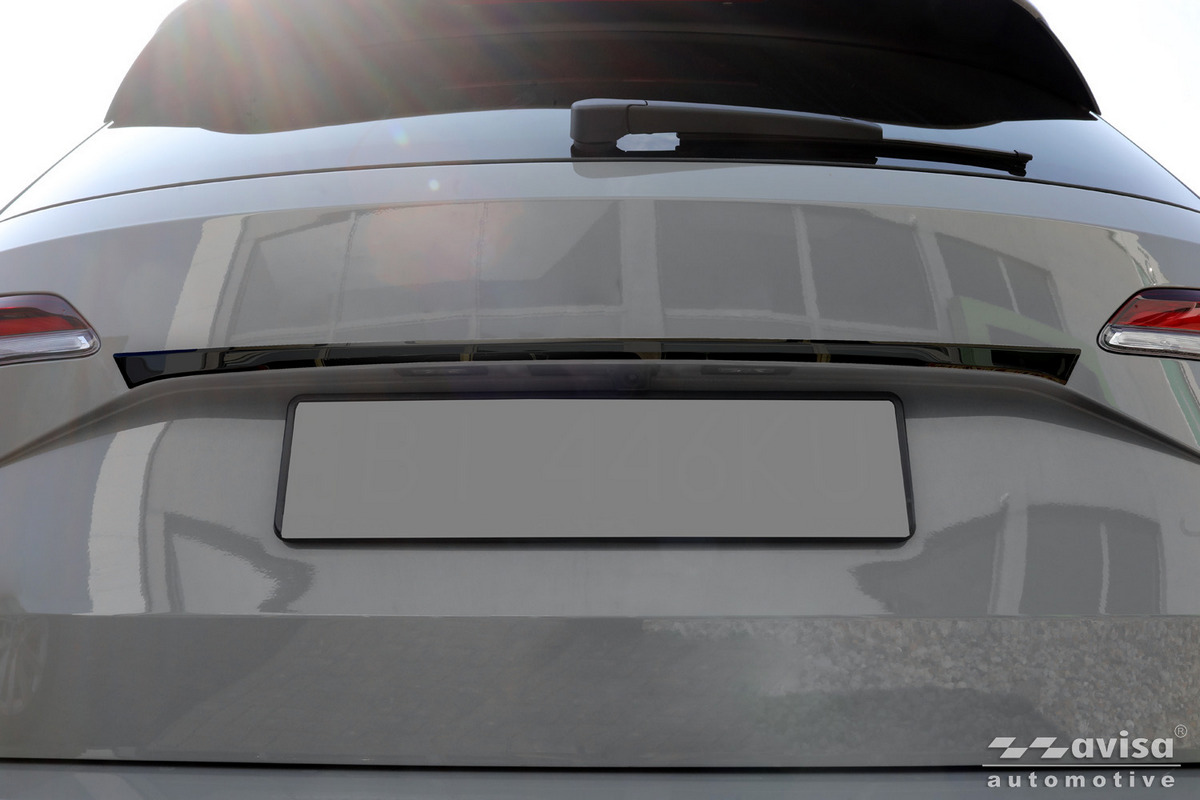 Ozdobná lišta na víko kufru do Škoda Karoq,  2022-,  Facelift, Glossy Black