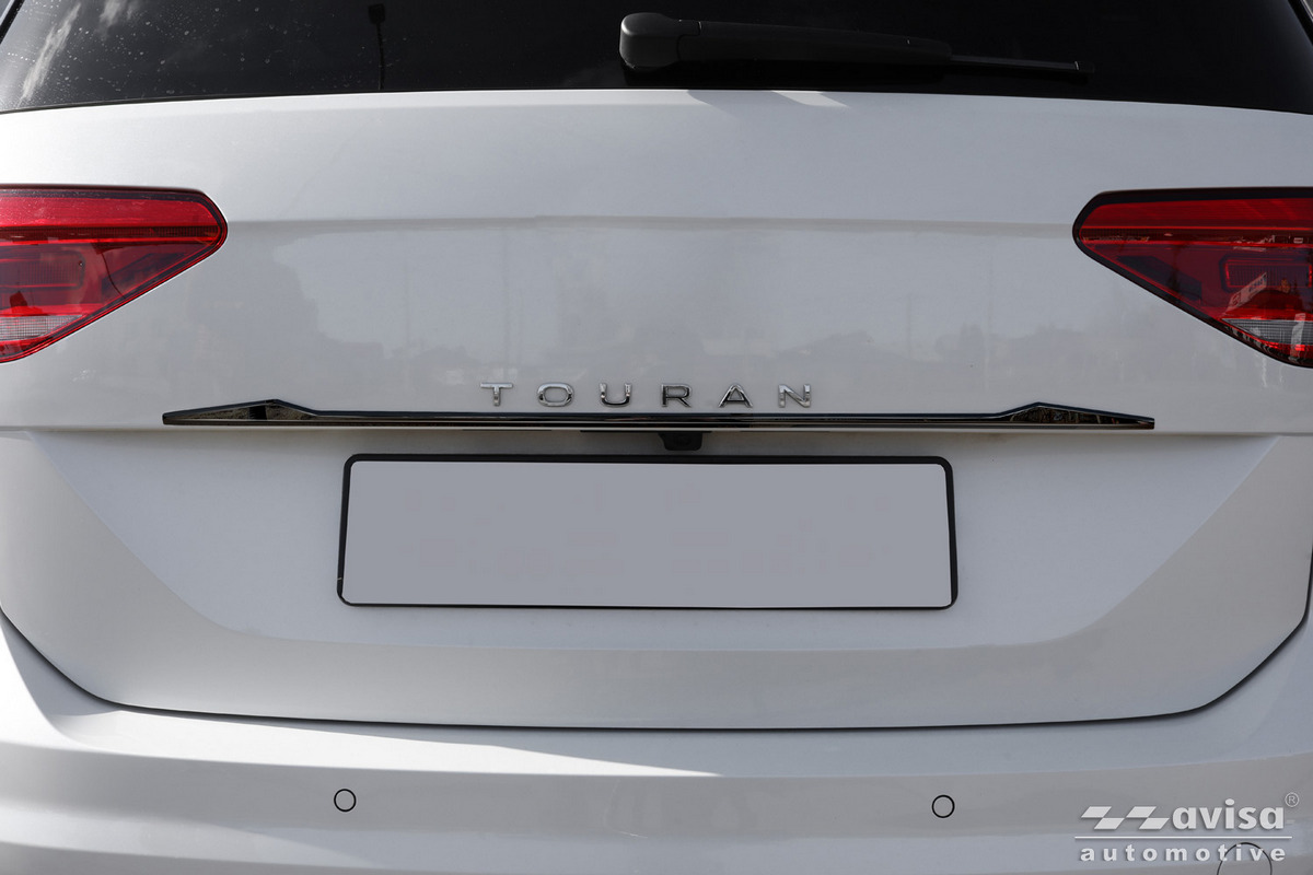 Ozdobná lišta na víko kufru do VW Touran II,  2016-,  Glossy Black