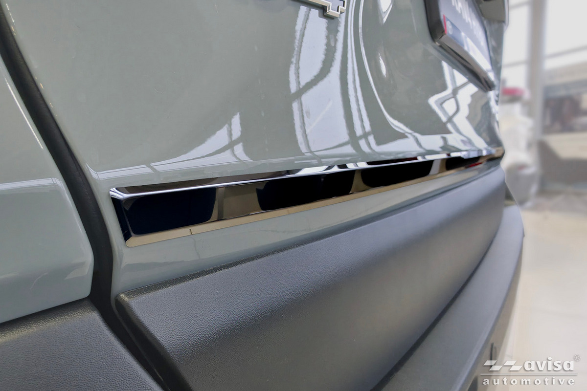 Ozdobná lišta na víko kufru do Toyota RAV 4 V, 2018-2026, Glossy Black