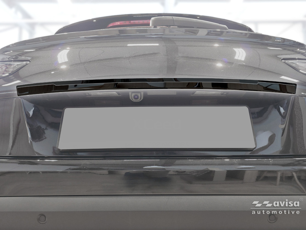 Ozdobná lišta na víko kufru do Kia Xceed,  2019-,  Glossy Black