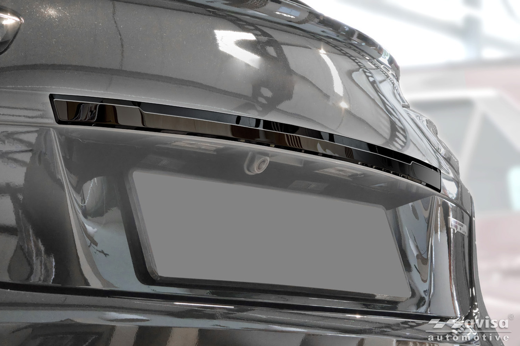 Ozdobná lišta na víko kufru do Kia Xceed,  2019-,  Glossy Black
