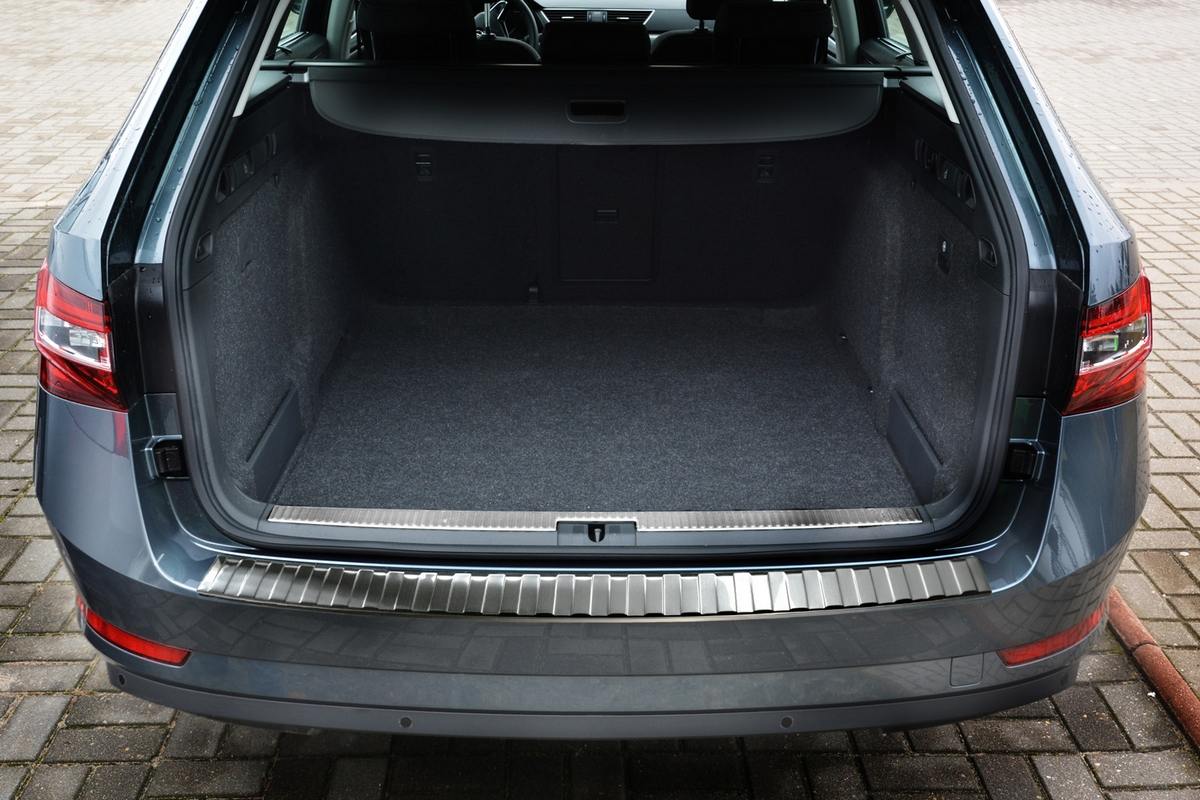 Lišta na nárazník - Kryt hrany kufru, Škoda Superb III, 2015- , Combi