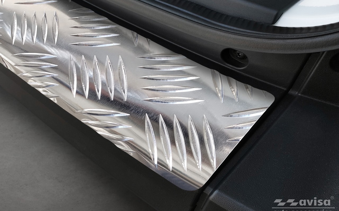 Lišta na nárazník - Kryt hrany kufru, VW Crafter II, 2016- , Aluminum