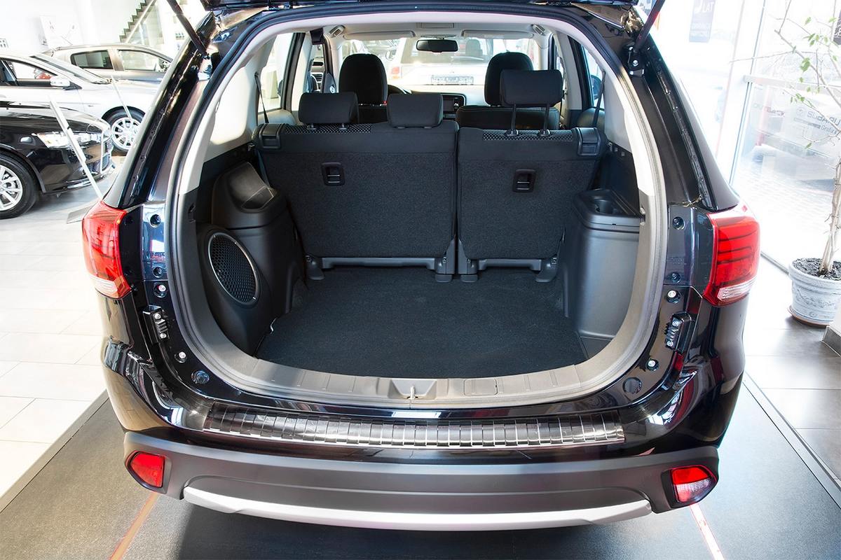 Lišta na nárazník - Kryt hrany kufru, Mitsubishi Outlander III, 2015- ,