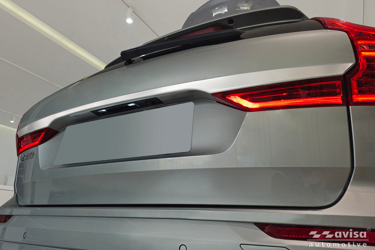 Ozdobná lišta na víko kufru do Volvo XC60 II,  2017-,  Plug-In Hybrid