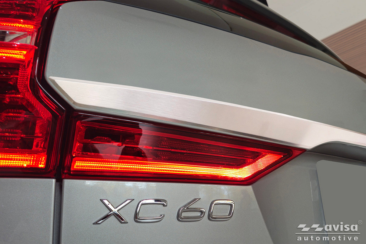 Ozdobná lišta na víko kufru do Volvo XC60 II,  2017-,  Plug-In Hybrid