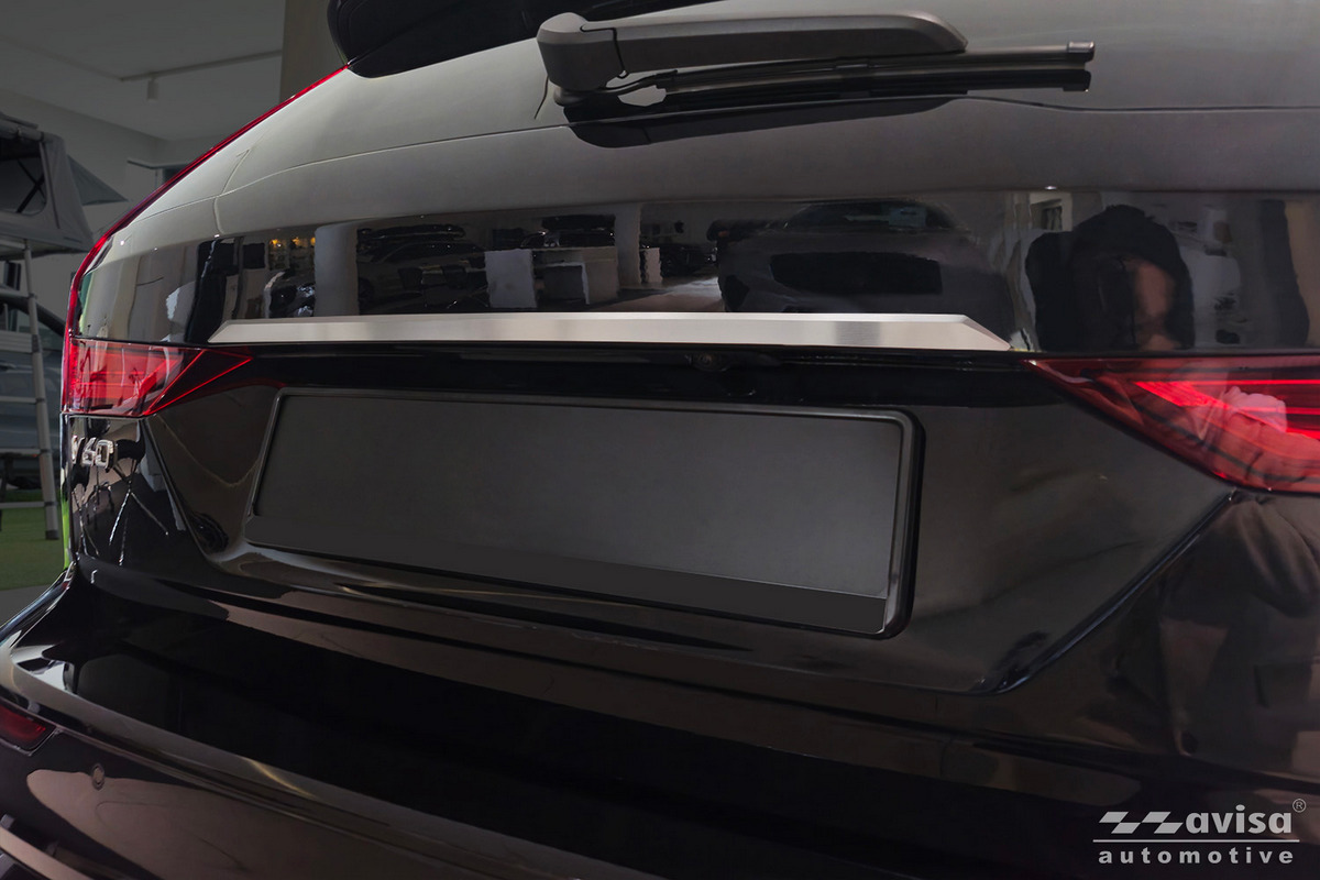 Ozdobná lišta na víko kufru do Volvo V60 II, 2018-, Combi