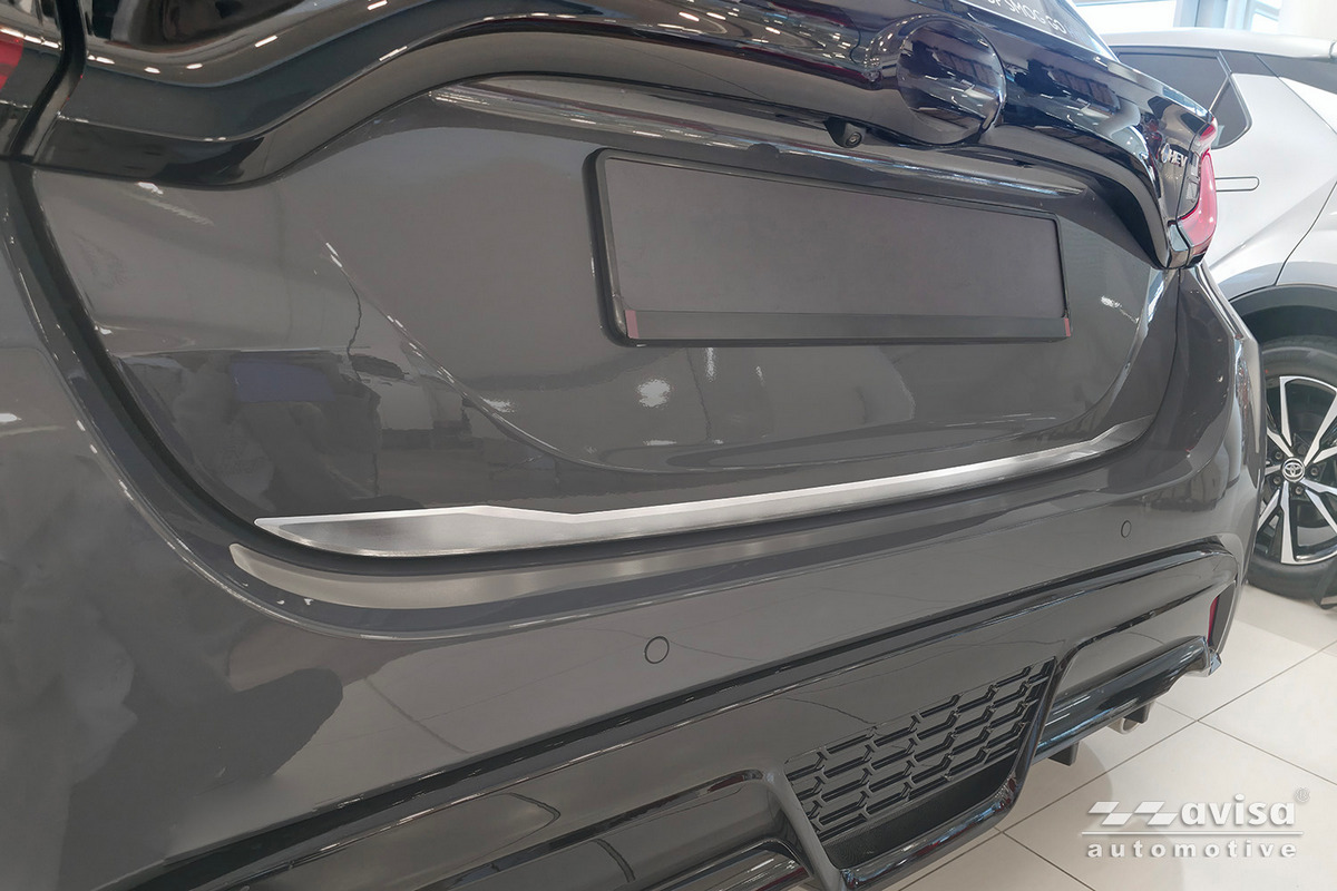 Ozdobná lišta na víko kufru do Toyota Yaris IV,  2020-,  5D