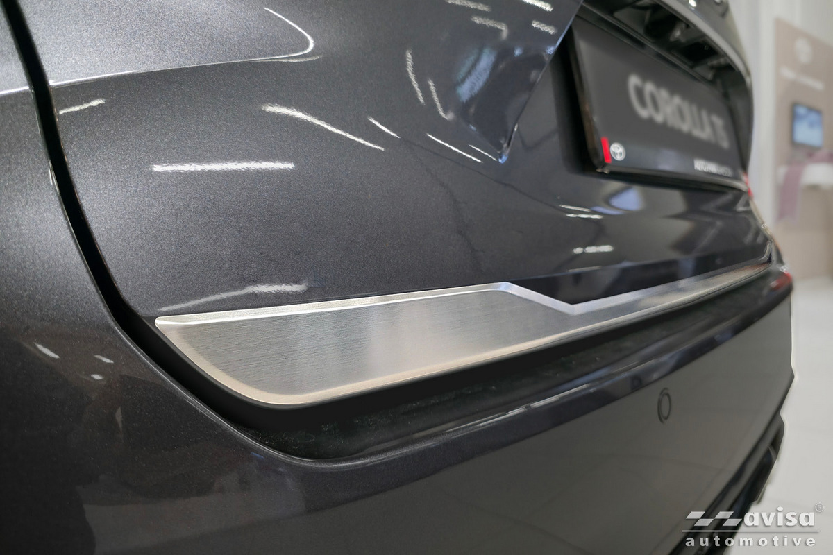 Ozdobná lišta na víko kufru do Toyota Corolla XII,  2018-,  Combi