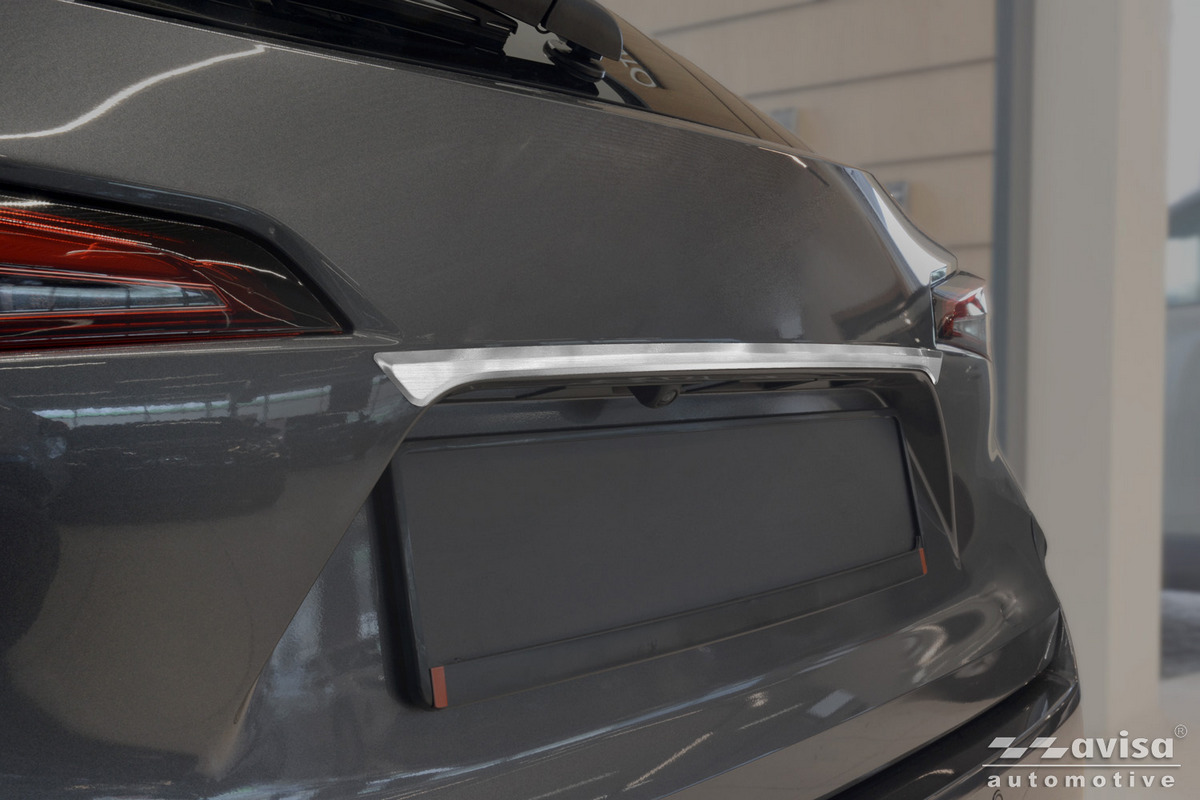 Ozdobná lišta na víko kufru do Toyota Corolla XII, 2018-, Combi