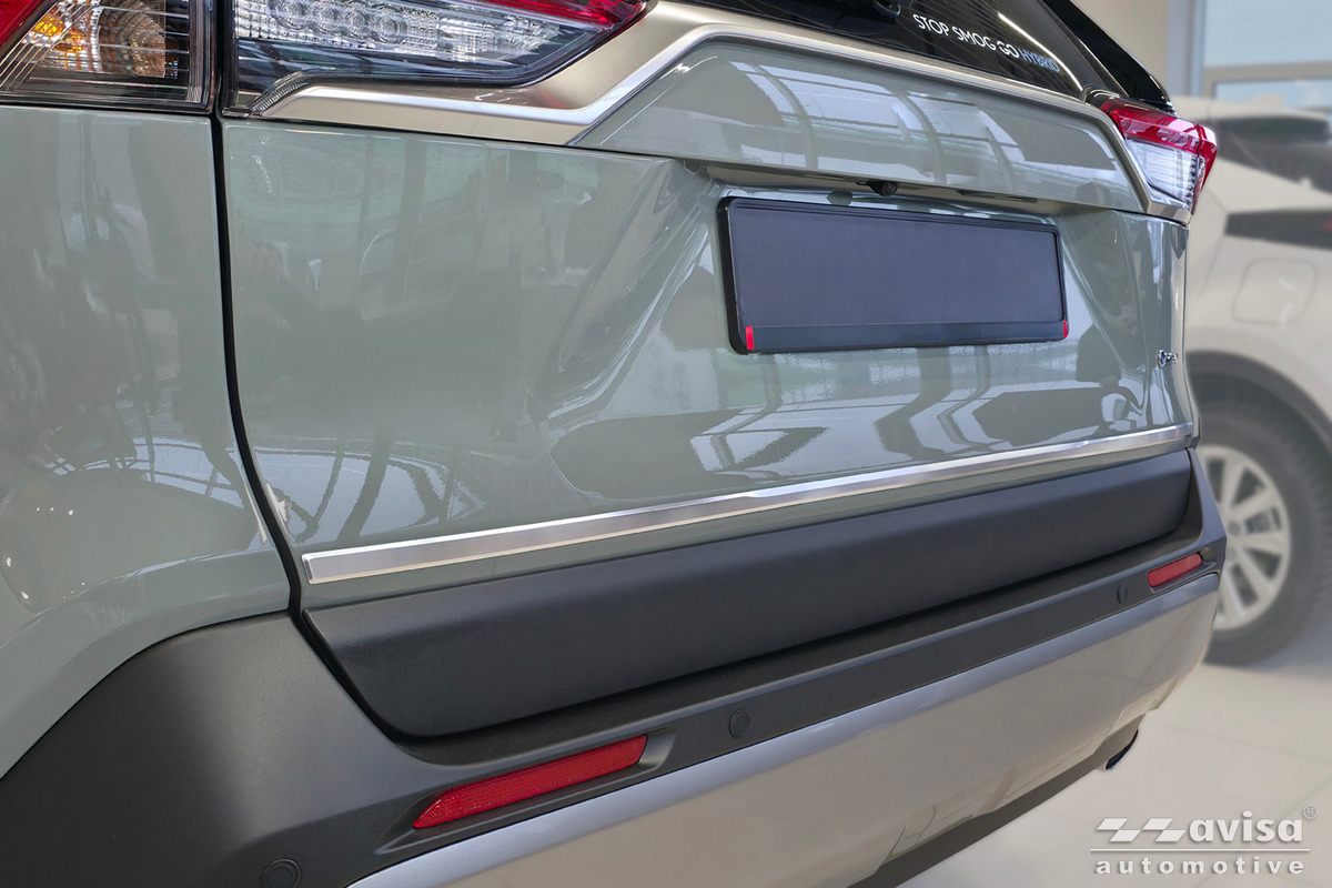 Ozdobná lišta na víko kufru do Toyota RAV 4 V, 2018-2026