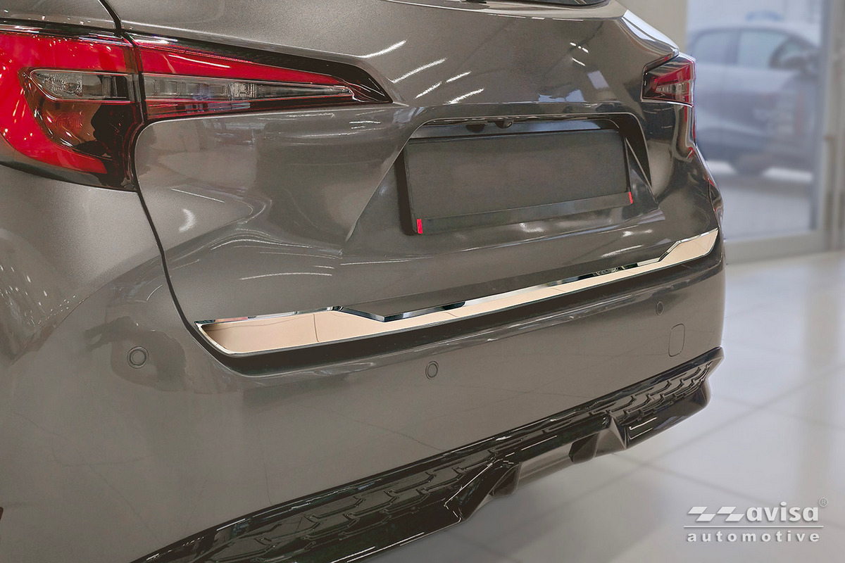 Ozdobná lišta na víko kufru do Toyota Corolla XII, 2018-, Combi