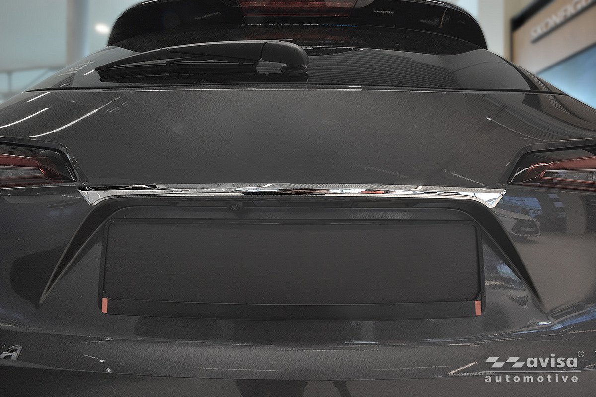 Ozdobná lišta na víko kufru do Toyota Corolla XII, 2018-, Combi