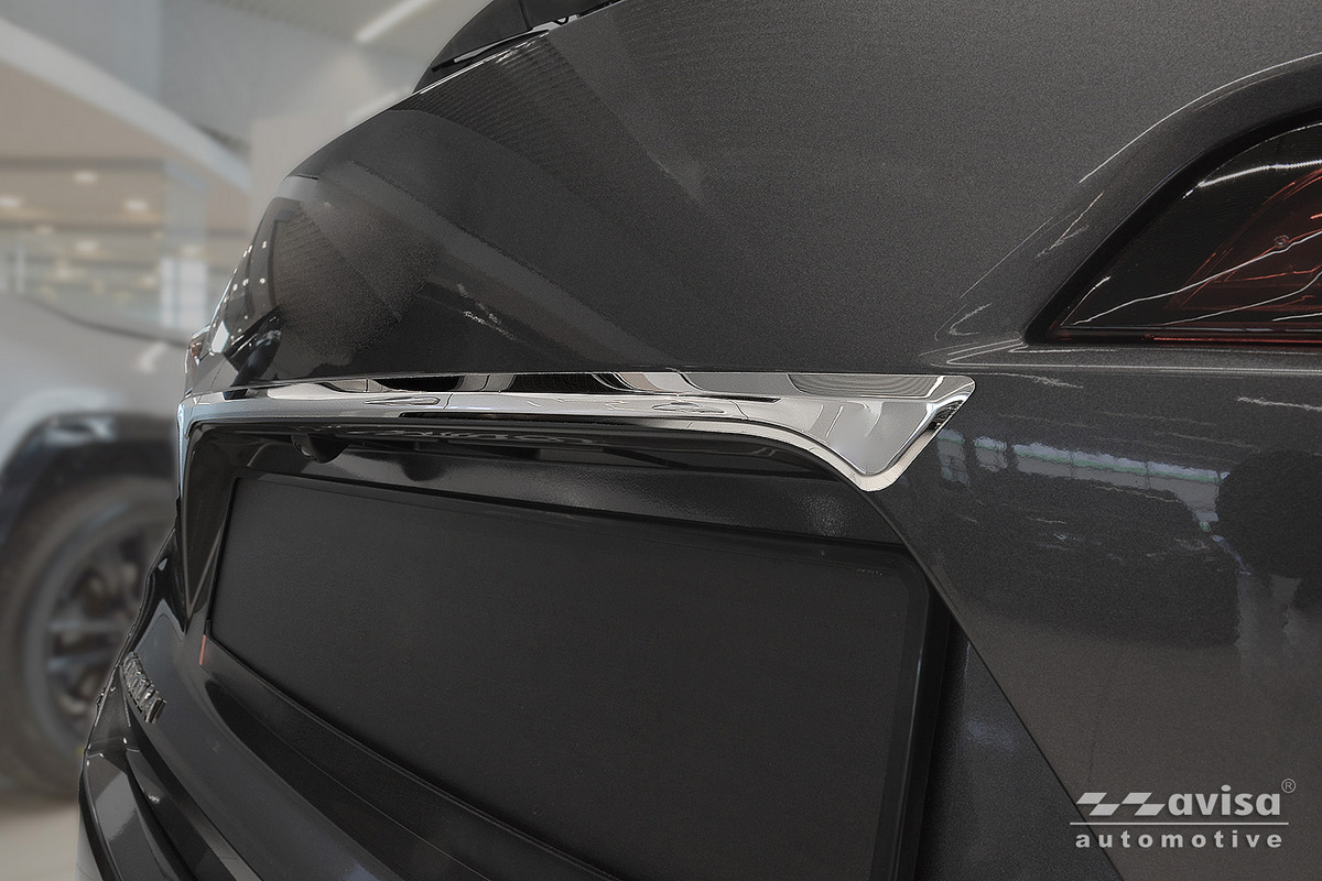 Ozdobná lišta na víko kufru do Toyota Corolla XII, 2018-, Combi