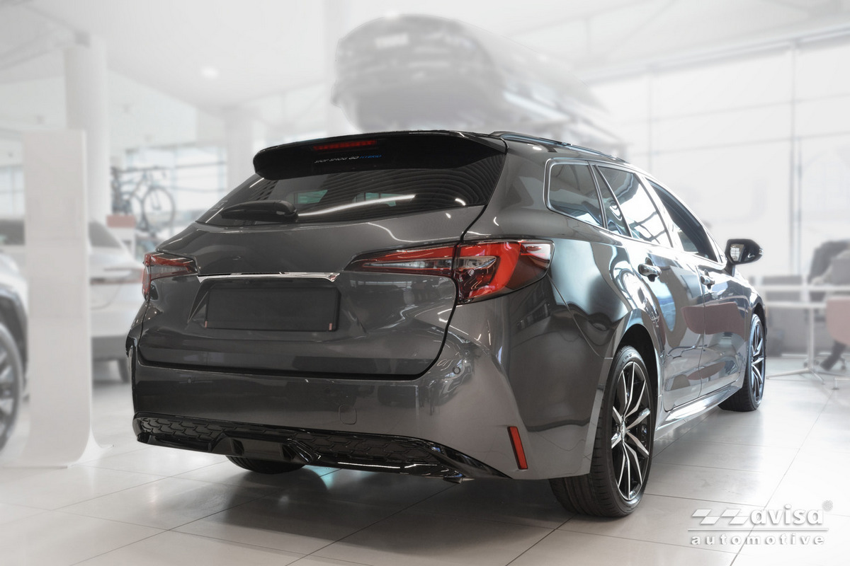 Ozdobná lišta na víko kufru do Toyota Corolla XII, 2018-, Combi