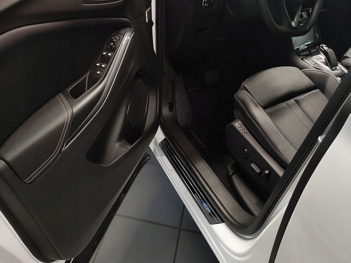 Ochranné kryty prahů, Opel Grandland X, 2017- , Glossy black