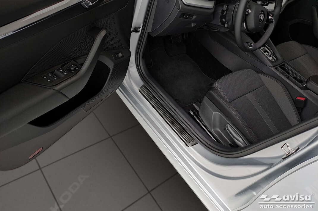 Ochranné kryty prahů, Škoda Octavia IV, 2020- , Black