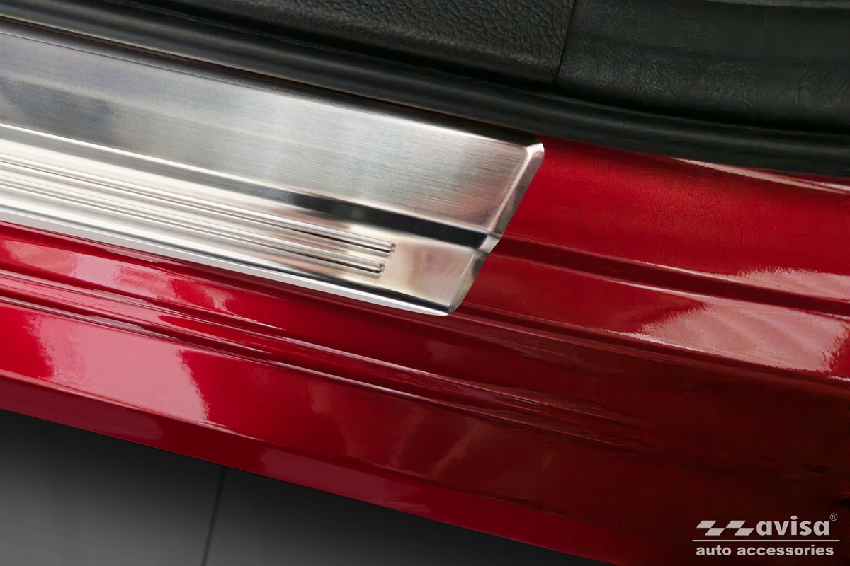 Ochranné kryty prahů, Suzuki Swift, 2024- , Silver