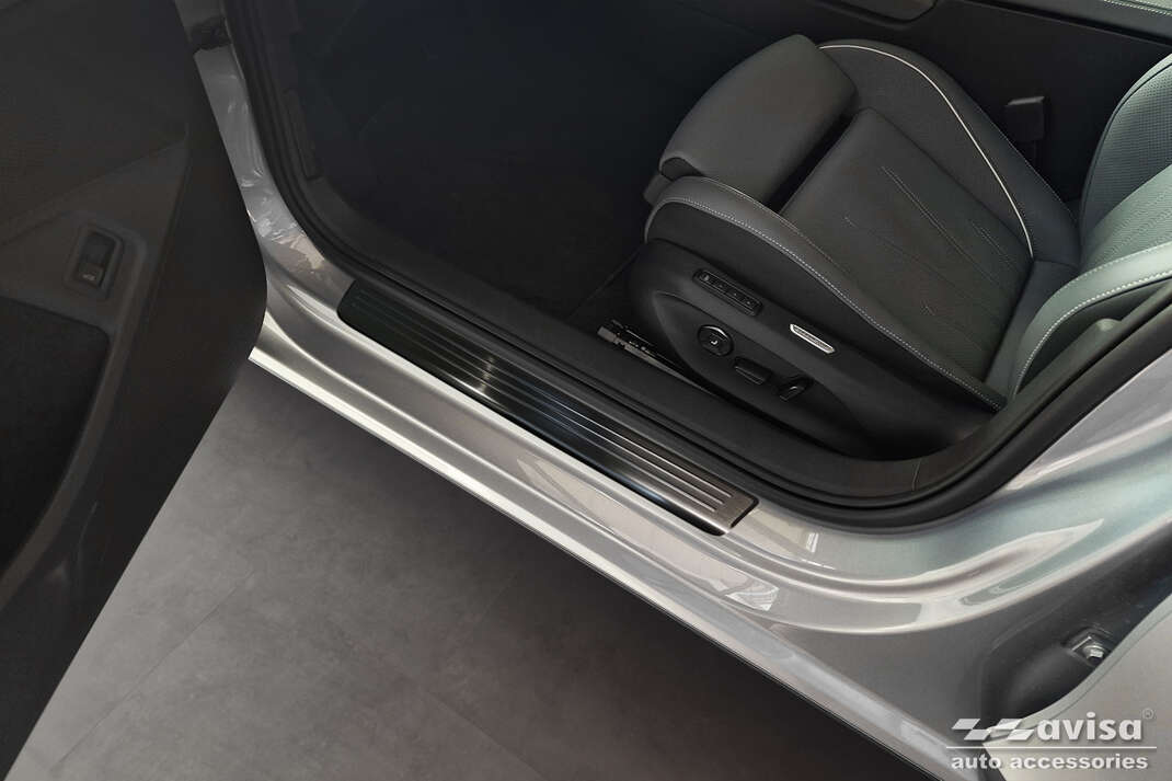 Ochranné kryty prahů, Škoda Superb IV, 2024- , Combi, Black