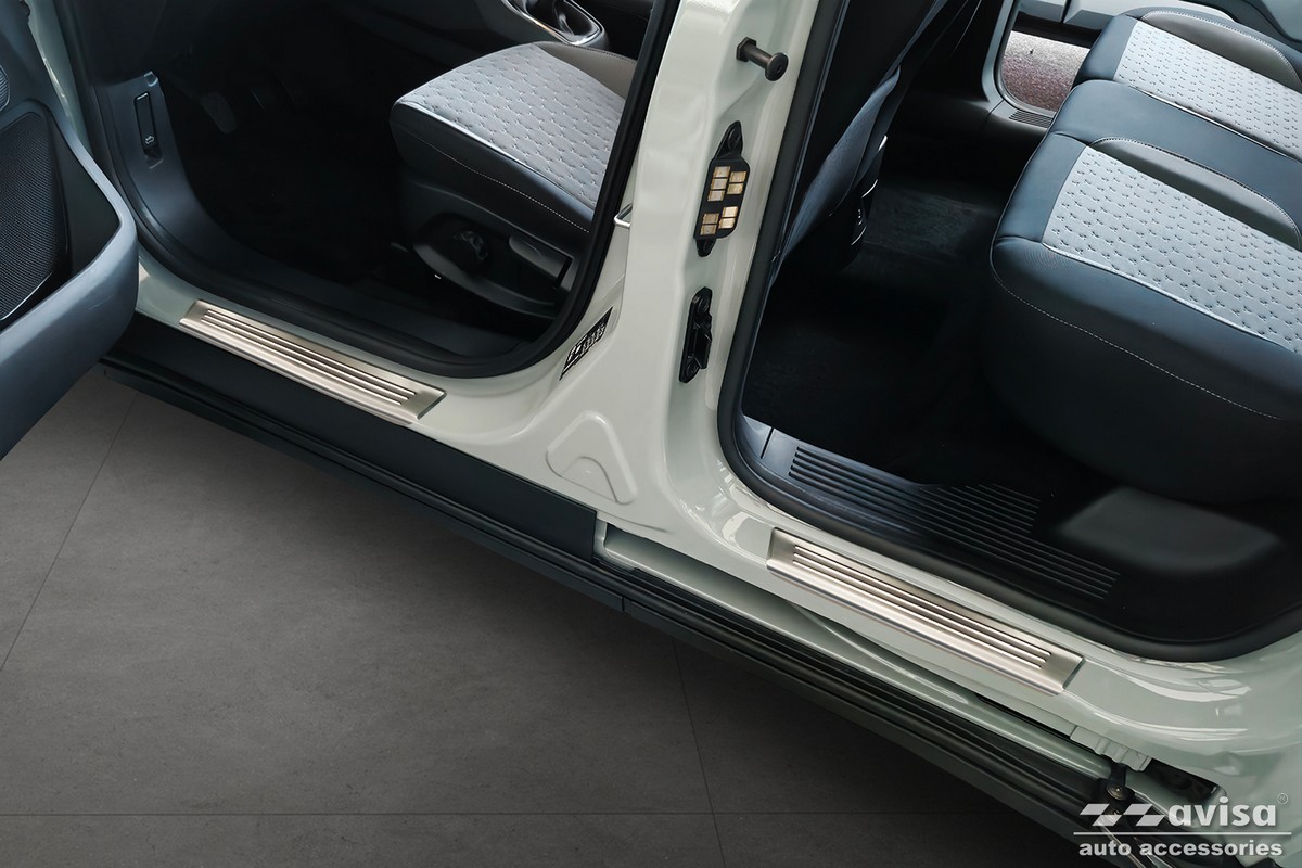 Ochranné kryty prahů, Ford Courier Tourneo, 2023- , Silver