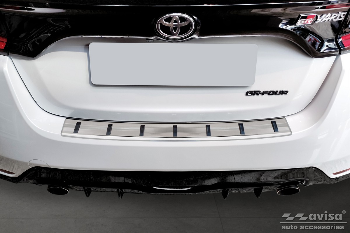 Lišta zadního nárazníku do Toyota Yaris IV, 2020- , version GR, Strong-Silver