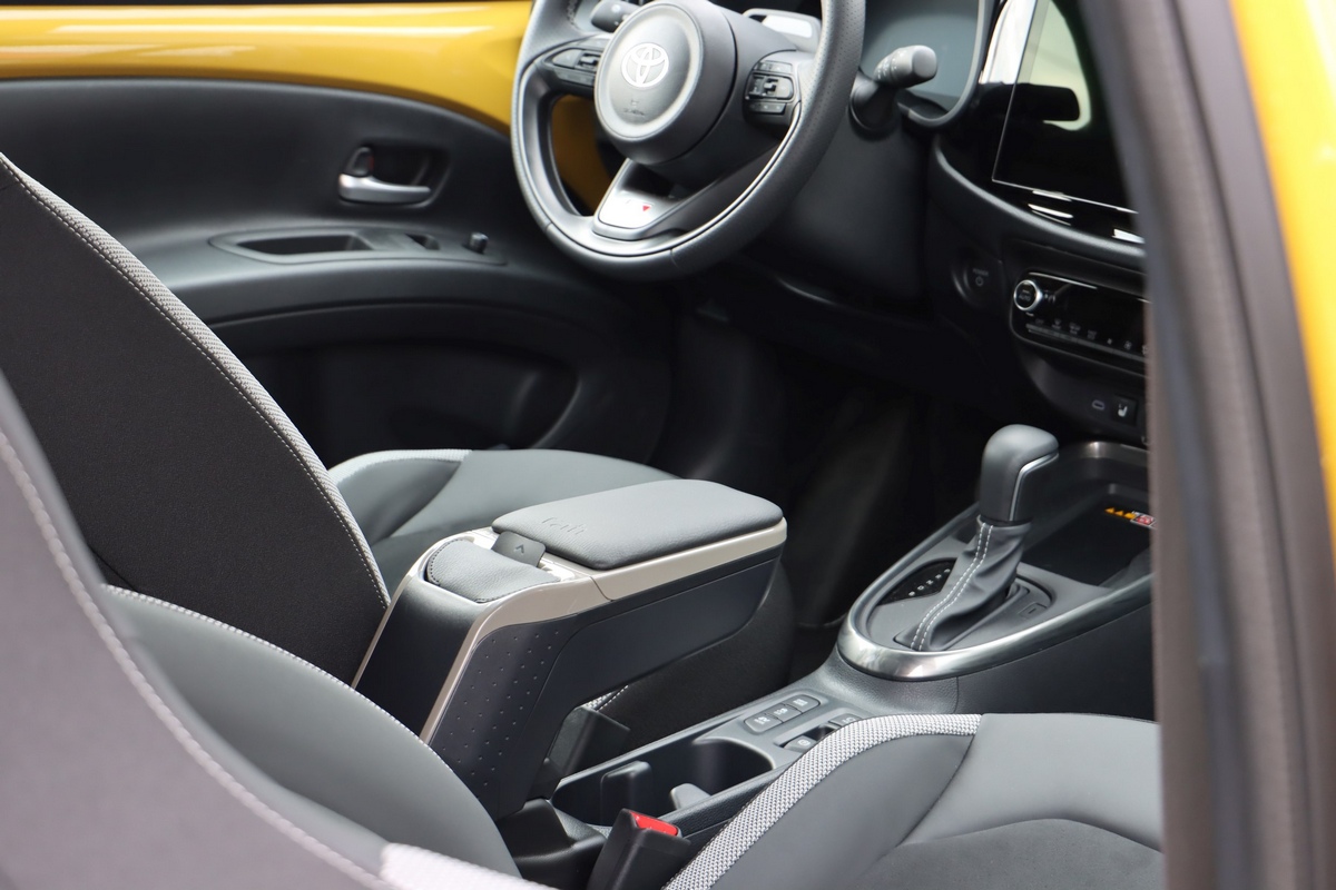 Loketní opěrka - područka ARMSTER 2, Toyota Aygo X, 2025- ,