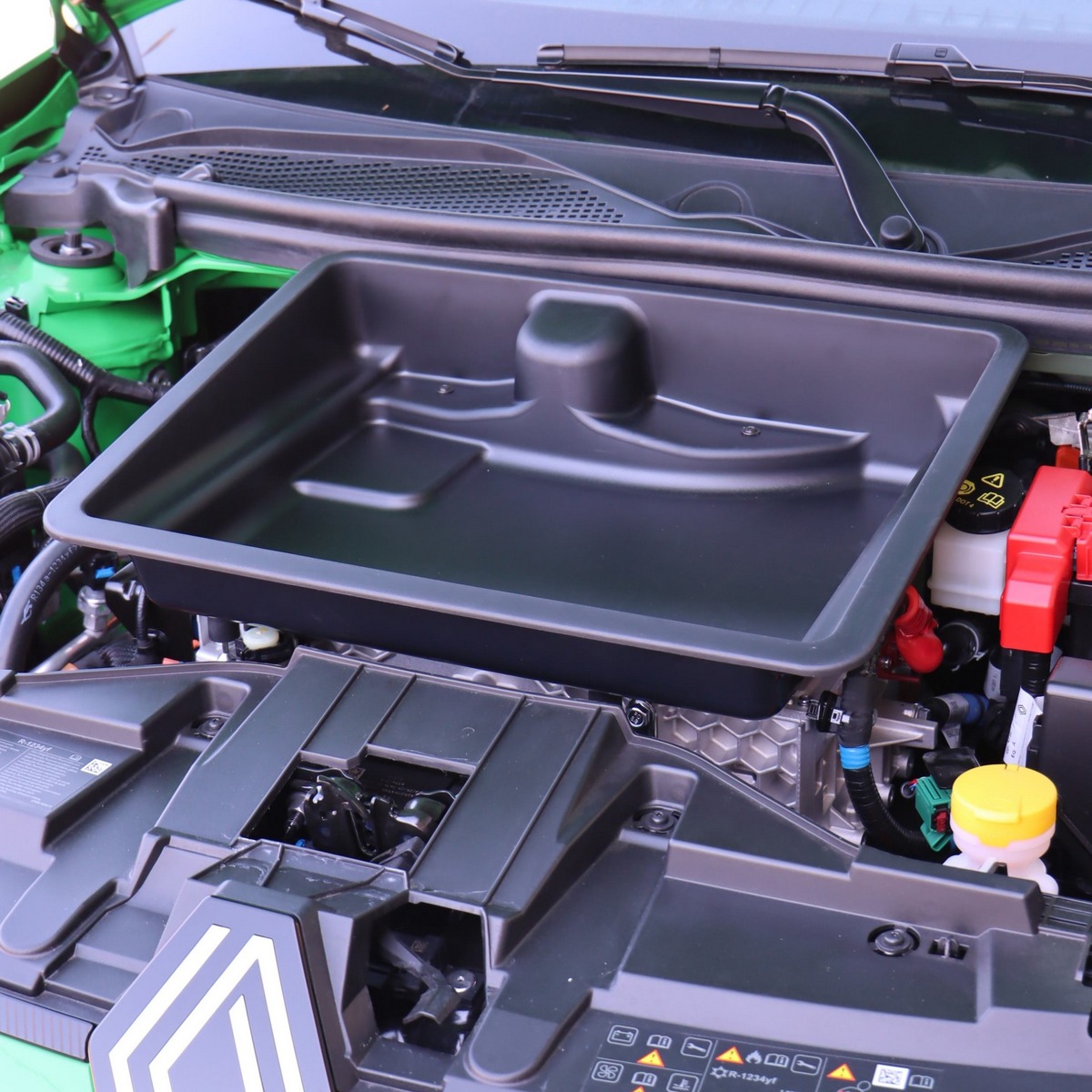 Frunk - úložný prostor v předním kufru, Nissan Micra VI, 2025- ,