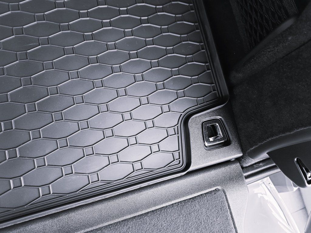 Gumová vana do kufru Rigum pro BMW X7, G07, 2018- ,