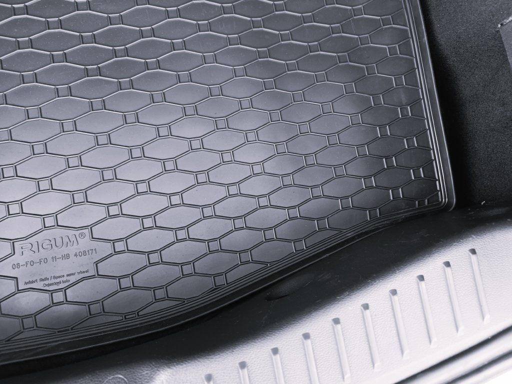 Gumová vana do kufru Rigum pro Ford Focus III, 2011-2018, Hatchback, dojezdové kolo