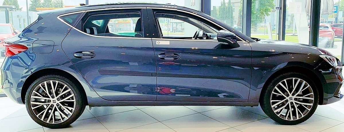 Ochranné boční lišty na dveře, Seat Leon, 2020- , Hatchback