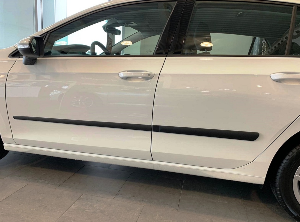 Ochranné boční lišty na dveře, VW Golf VIII, 2019- , Hatchback
