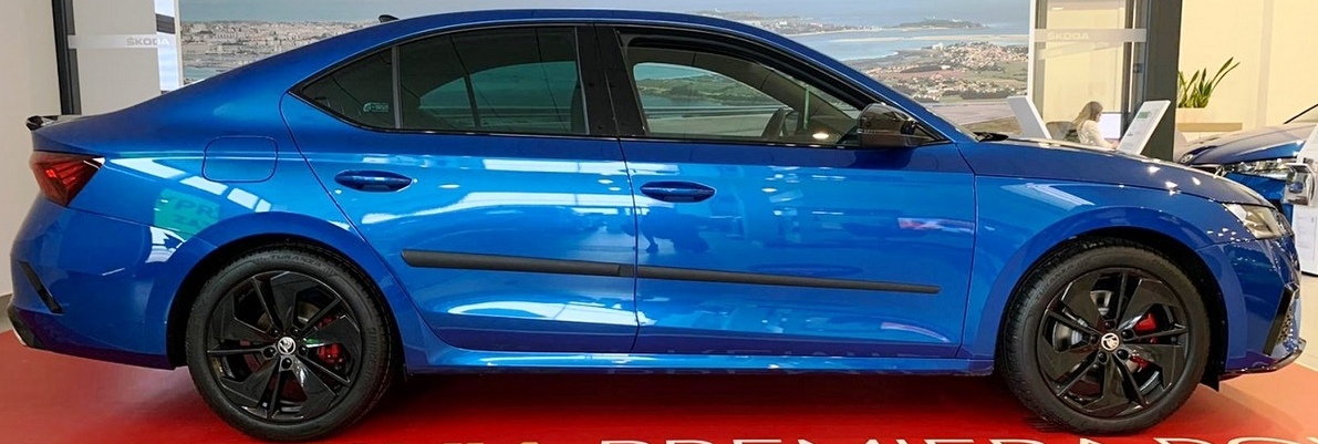 Ochranné boční lišty na dveře, Škoda Octavia IV, 2019- , Hatchback