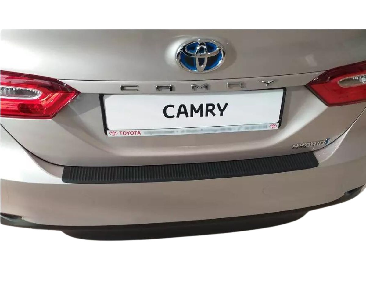 Kryt prahu pátých dveří, Toyota Camry, 2017- , Sedan
