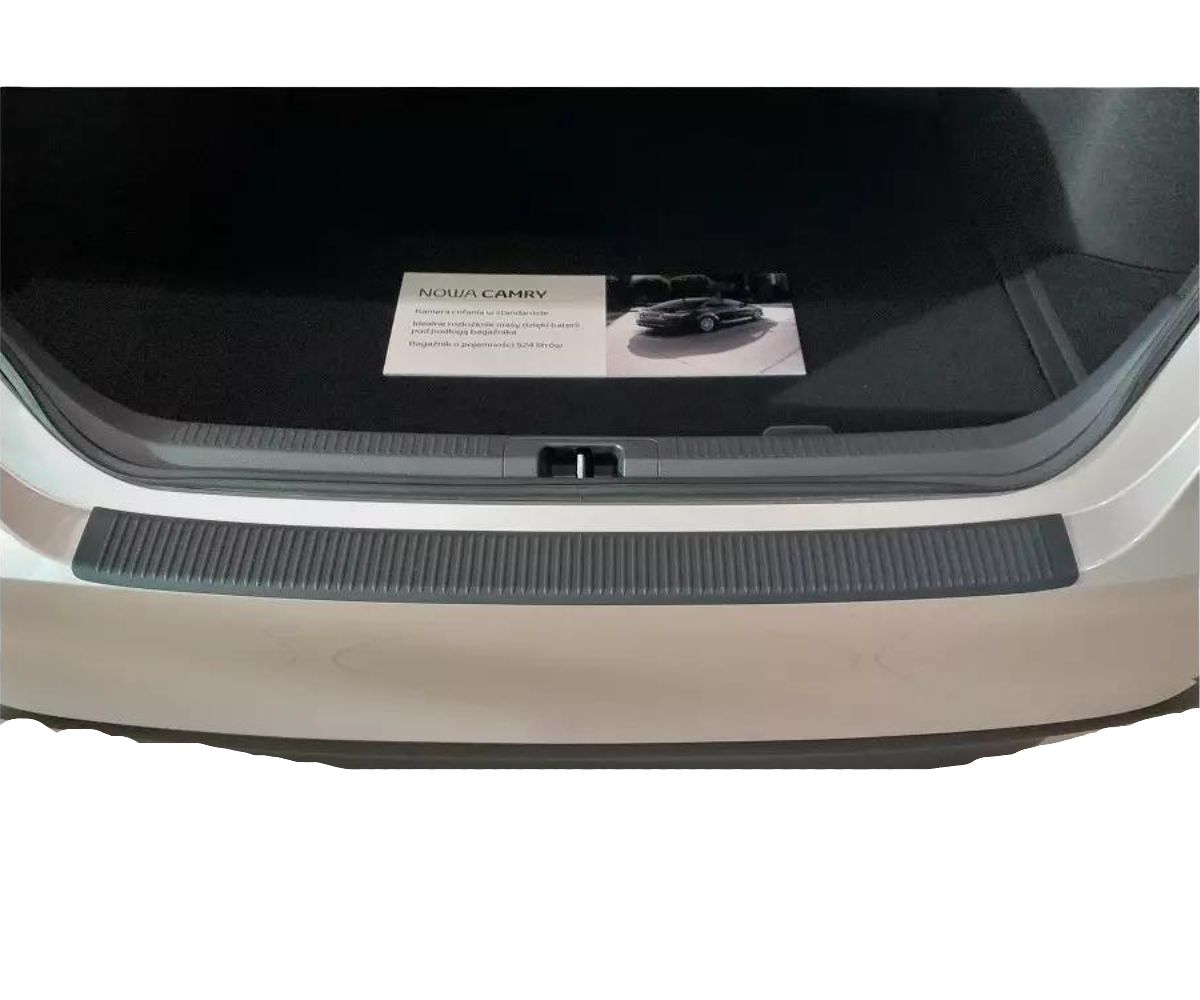 Kryt prahu pátých dveří, Toyota Camry, 2017- , Sedan