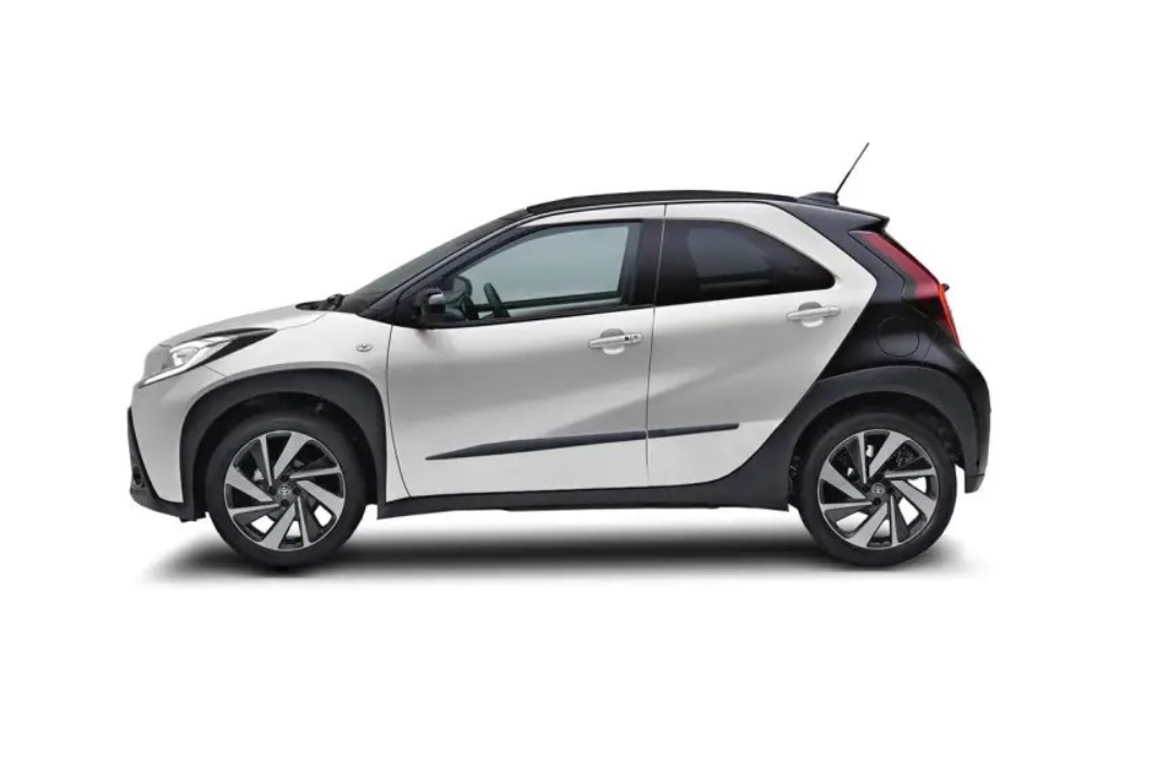 Ochranné boční lišty na dveře, Toyota Aygo X, 2022- ,