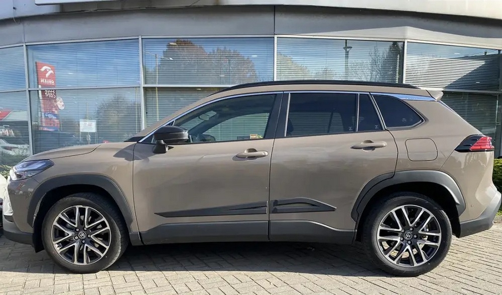 Ochranné boční lišty na dveře, Toyota Corolla Cross, 2025- , Facelift