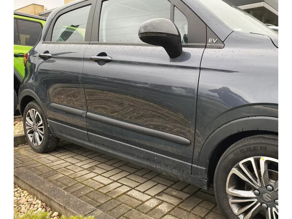 Ochranné boční lišty na dveře, Leapmotor T03, 2024- ,